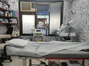 Treatment bed at Dr. Faraah's Cosmetic & Laser Clinic, Goregaon West, Mumbai